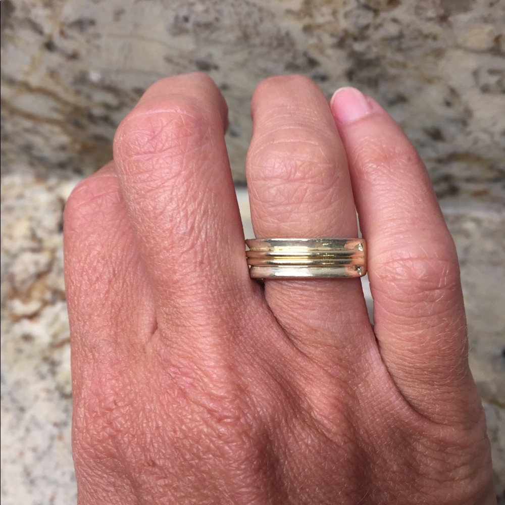 Two tone band ring